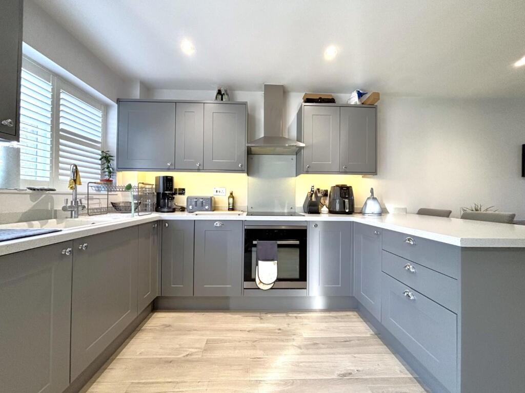 Kitchen_1.jpeg