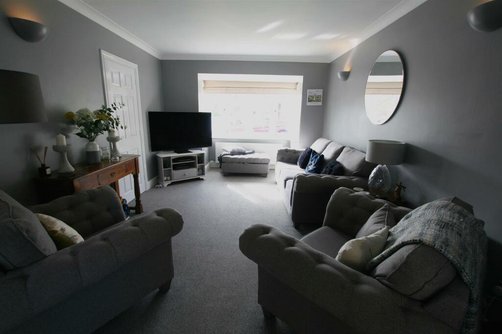hingleyave,4lounge2.JPG