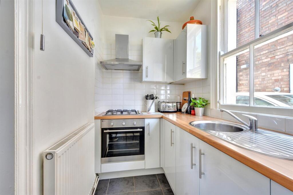 Kitchen_4.jpeg
