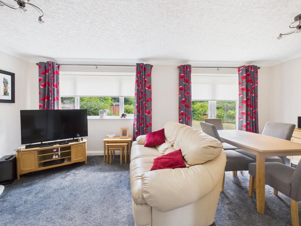 7. CAM04922G0-PR0051-STILL008