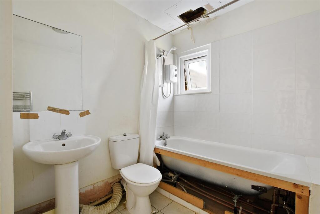 03-335bGCWT - Flat C 4-6 Chamberlayne Road - Bathr