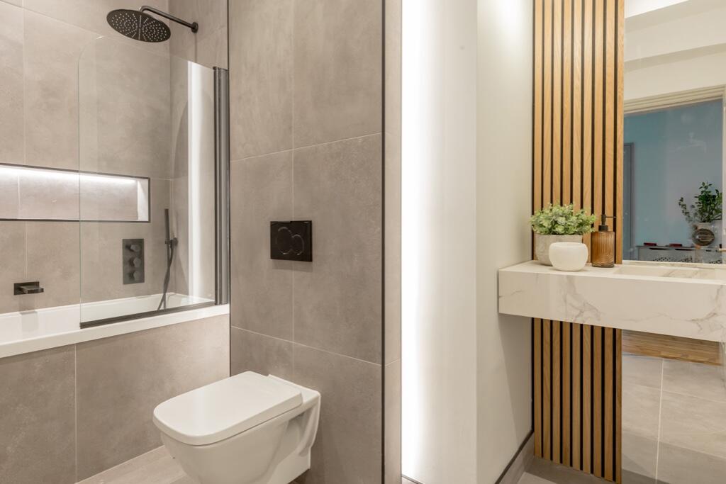 Main Bathroom