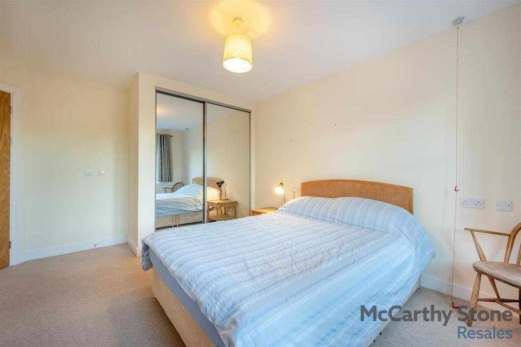 8633915-interior18.jpg