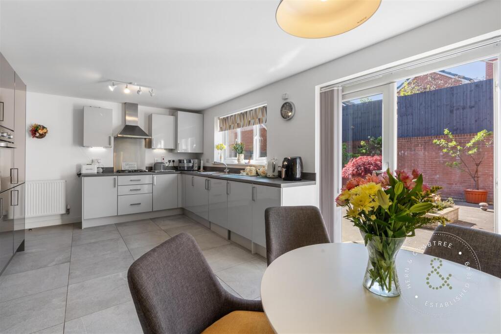 Int, Heol Bennett, Hern Crabtree (8).jpg