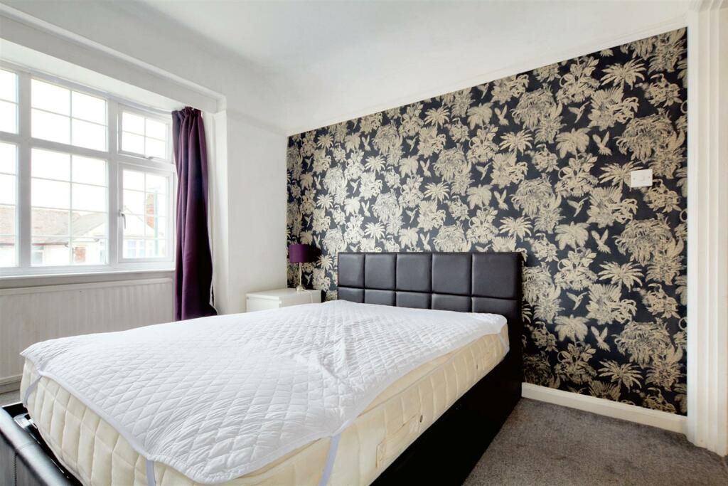 Bedroom One_4.jpeg
