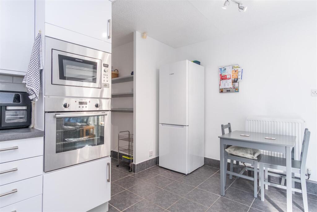 Kitchen/Breakfats Room