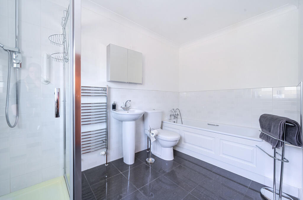 1370688-24-68fb66...