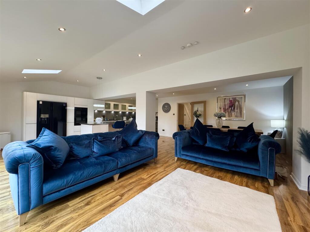 Kitchen/Dining Area/ Living Room