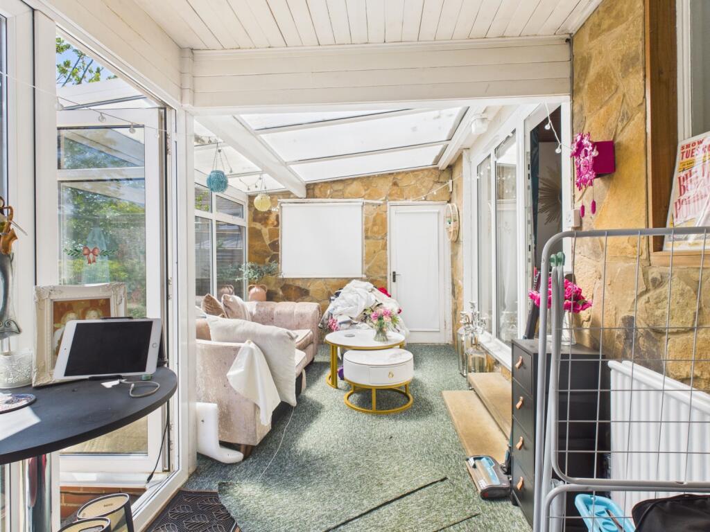 CAM04922G0-PR0047-STILL011