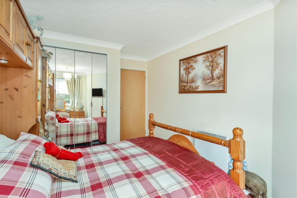 37 Spencer Court, Banbury-14.jpg