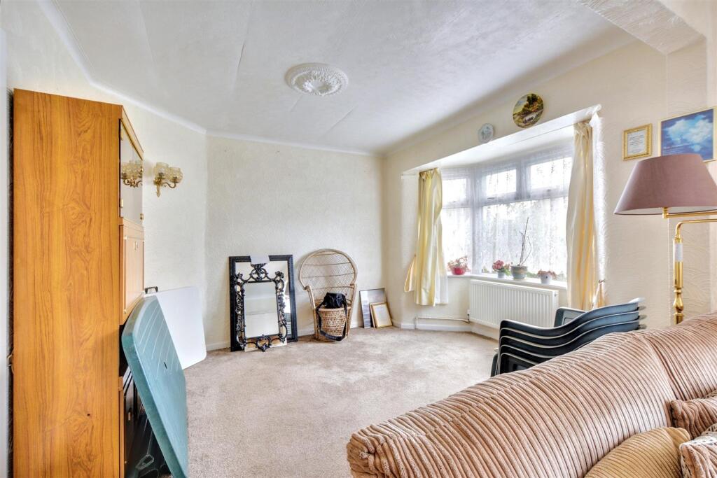 Lounge: Dining_2.jpeg