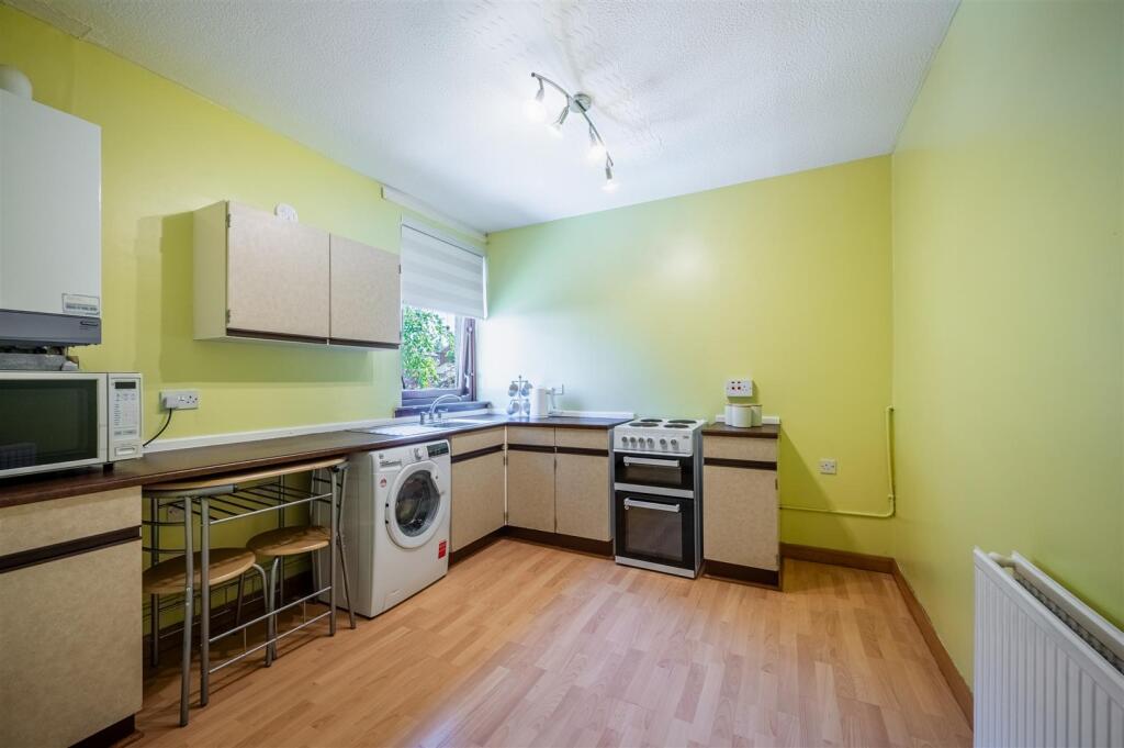 Kitchen (2).jpg