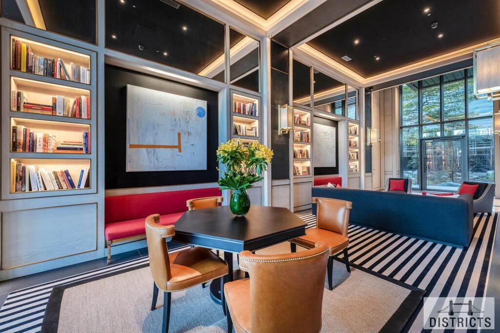 Embassy Gardens    (2).jpg