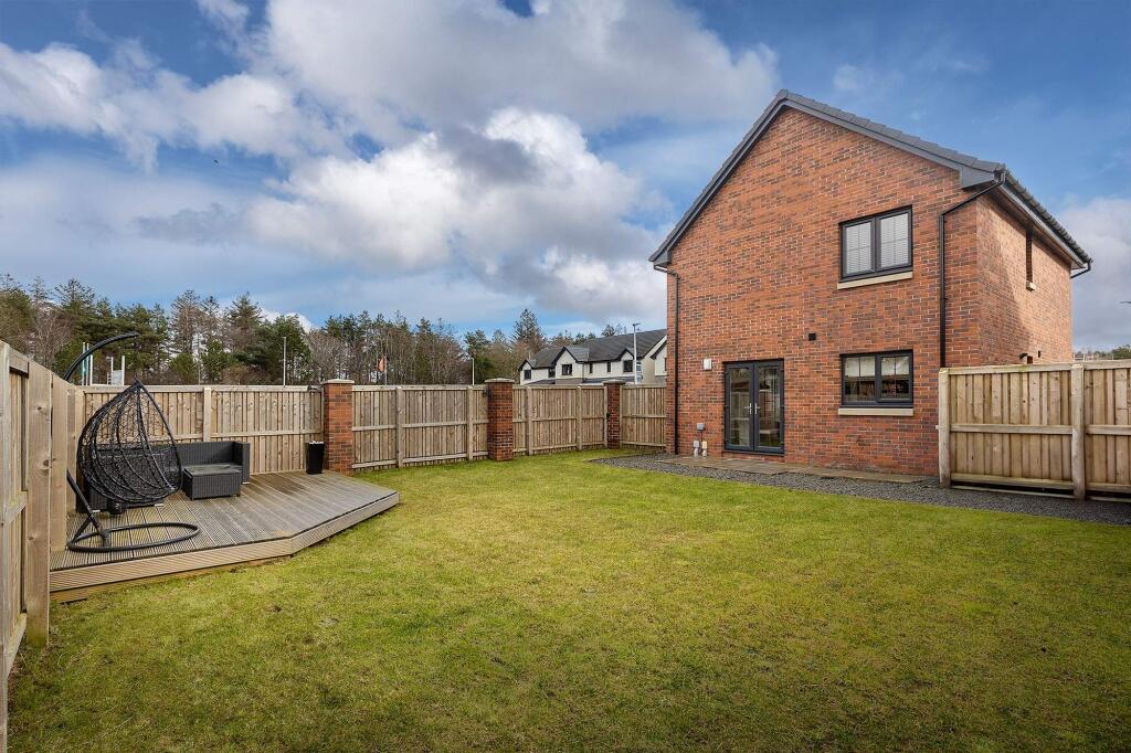 Rear View/ Garden