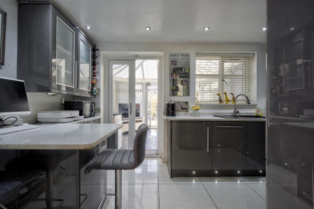 66 dixon green farnworth bl4 7eq-16.jpg