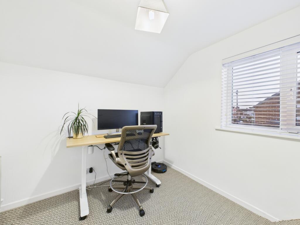 CAM02386G0-PR0152-STILL031