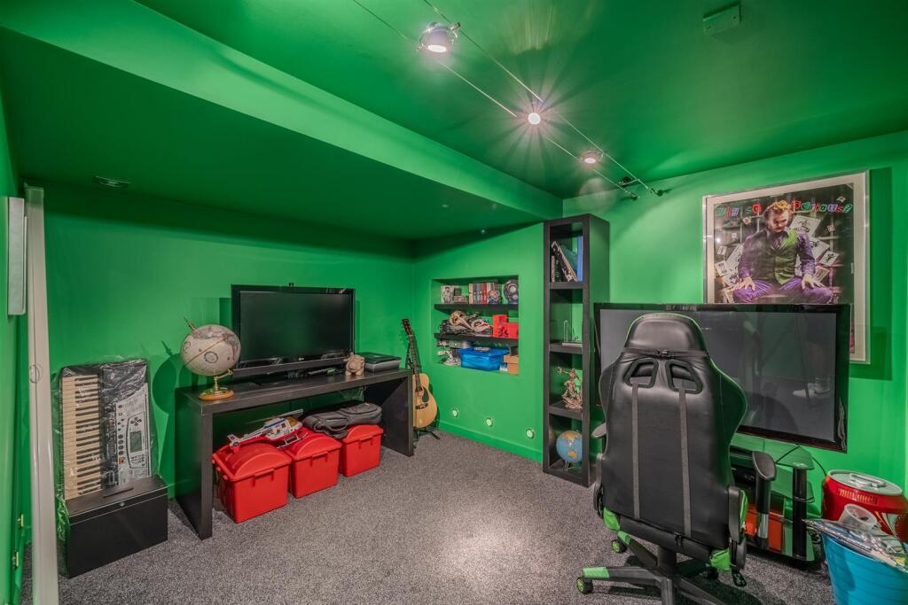 19 Oaks Court-60.jpg