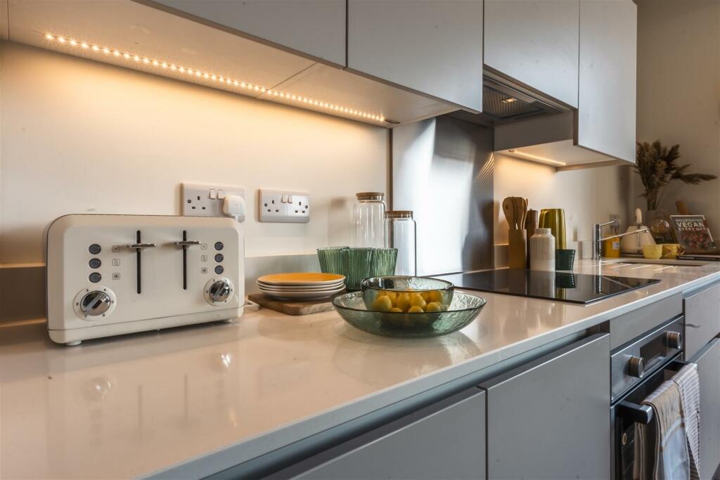 Show Flat Kitchen.jpg