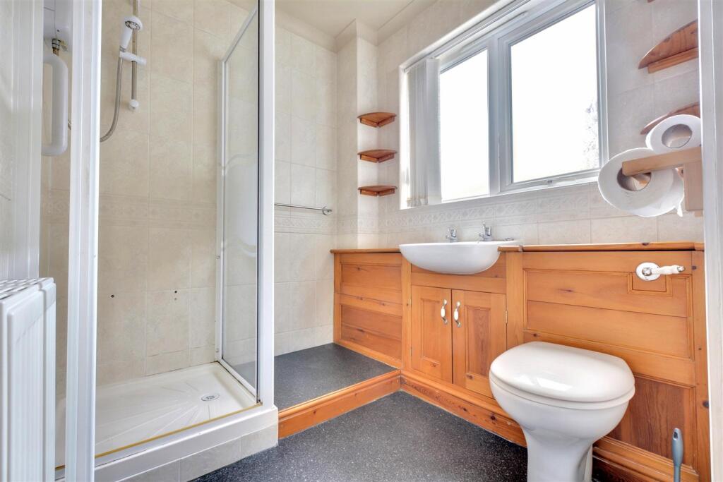 Shower Room_2.jpeg
