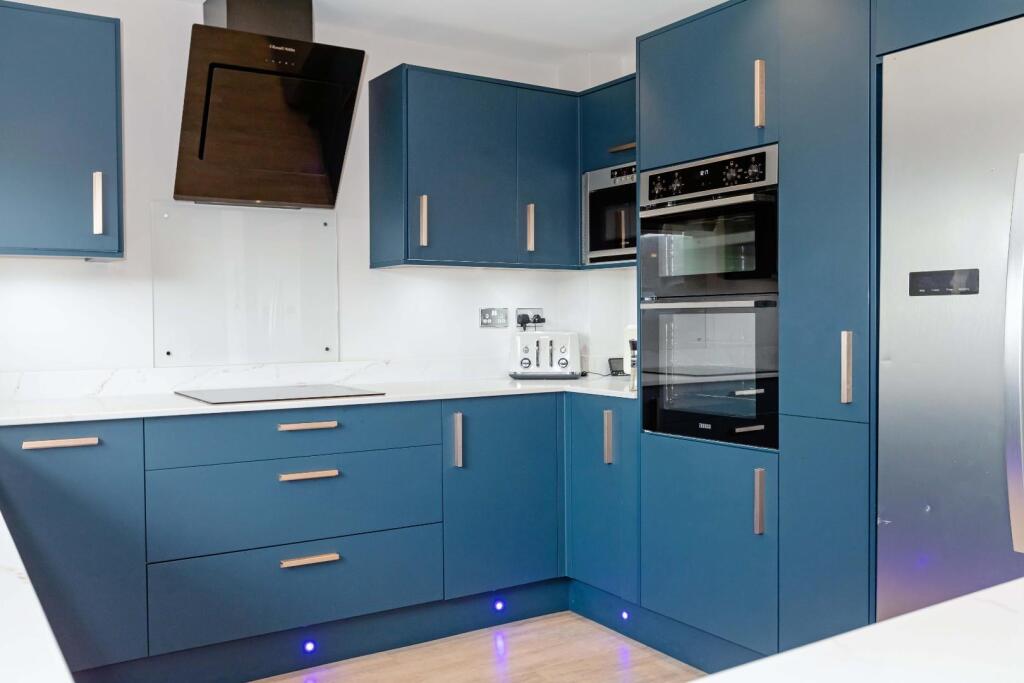 2 Sussex Close_12.JPG
