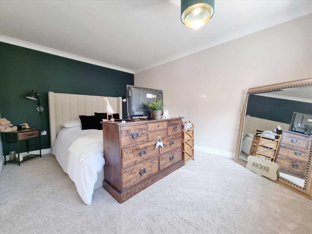 Bedroom 1: