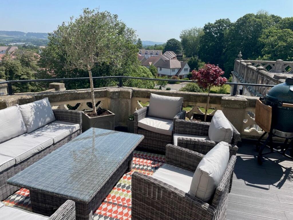 ROOF TERRACE