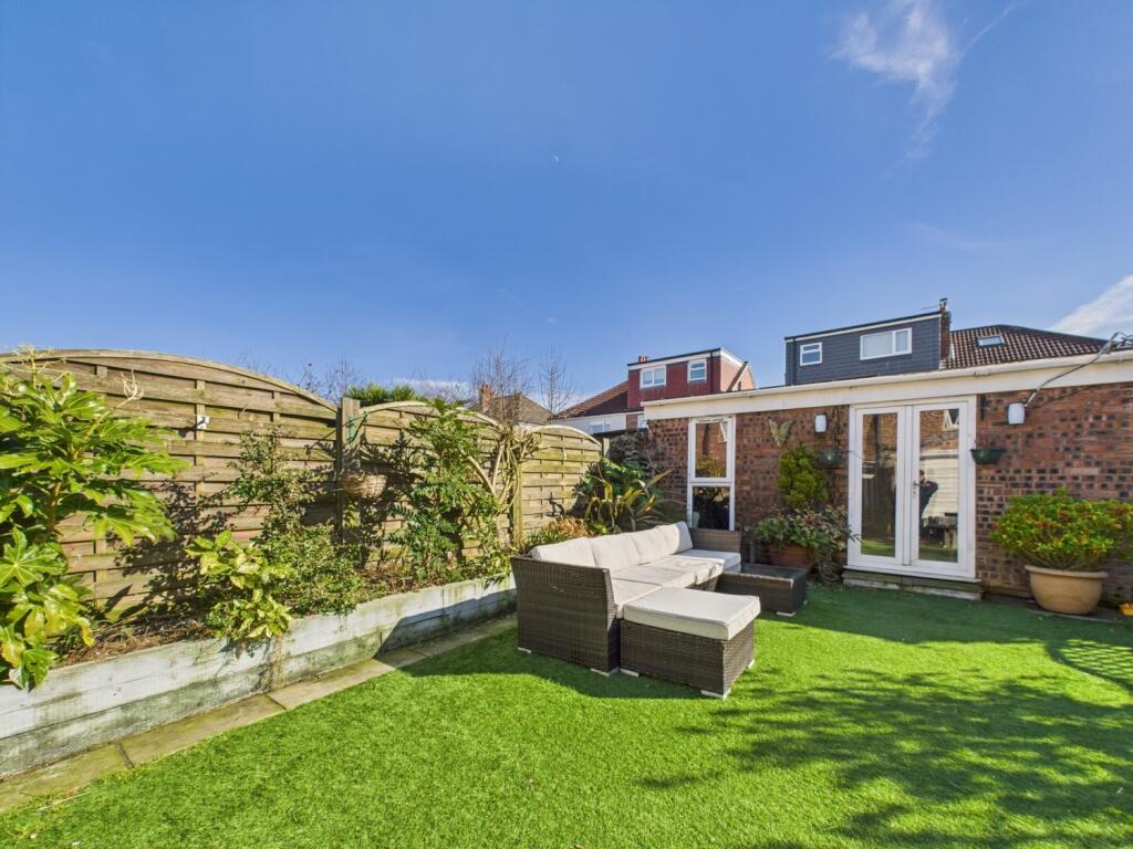 CAM02386G0-PR0117-STILL044