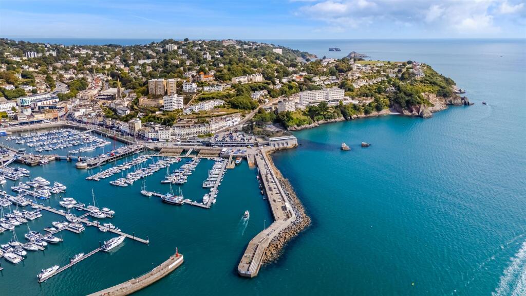 A09 - 5 Park Hall Torquay - 250905.jpg