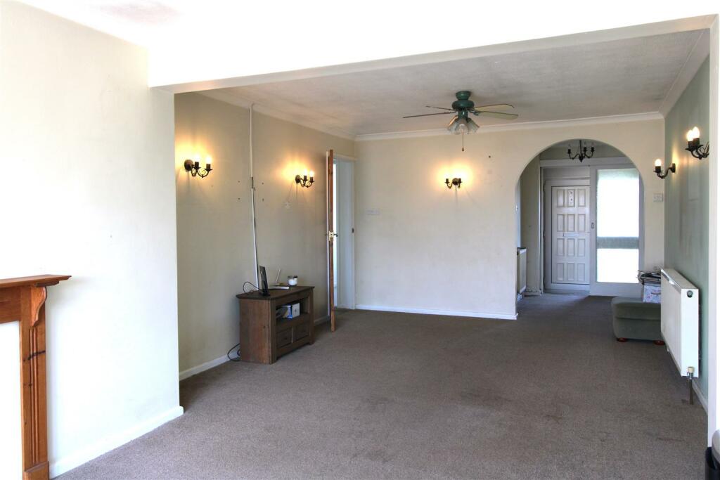 lounge.JPG