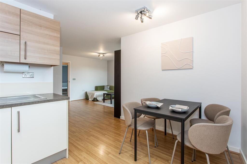 Open plan Kitchen/Diner/Reception