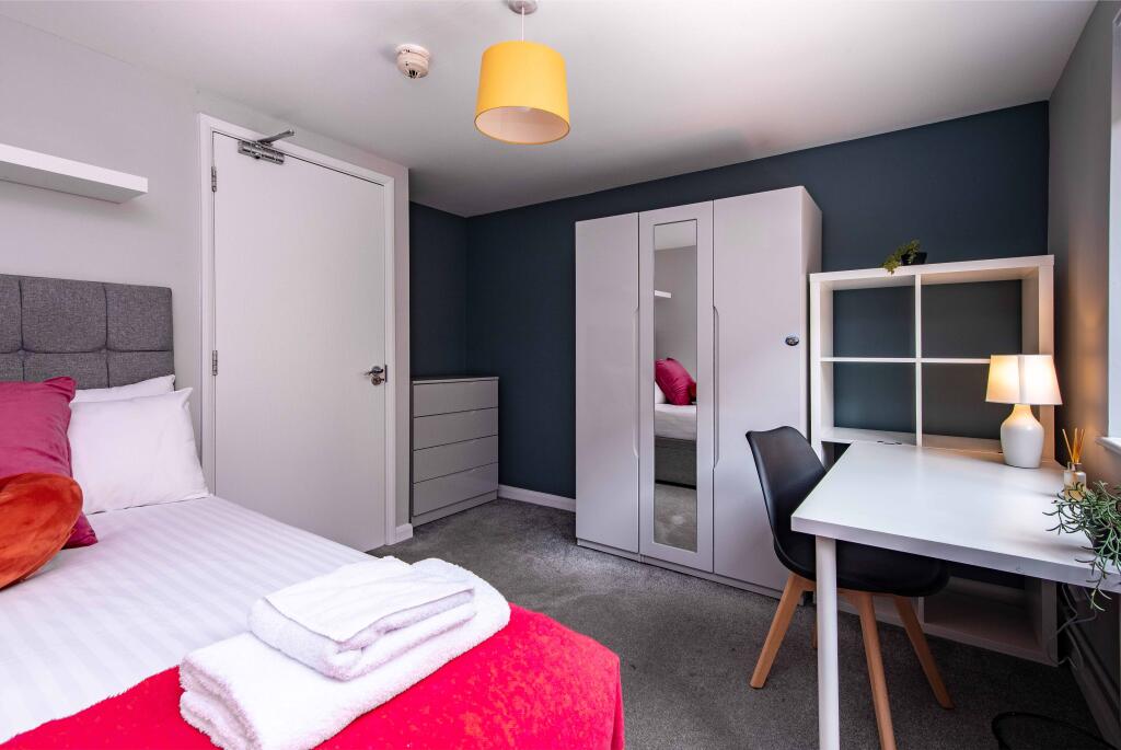 Apartment 4, Varsity City, Lace Market. NG1
