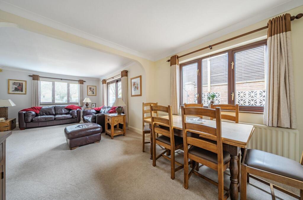 3 Crick Road, Rugby (4).jpg