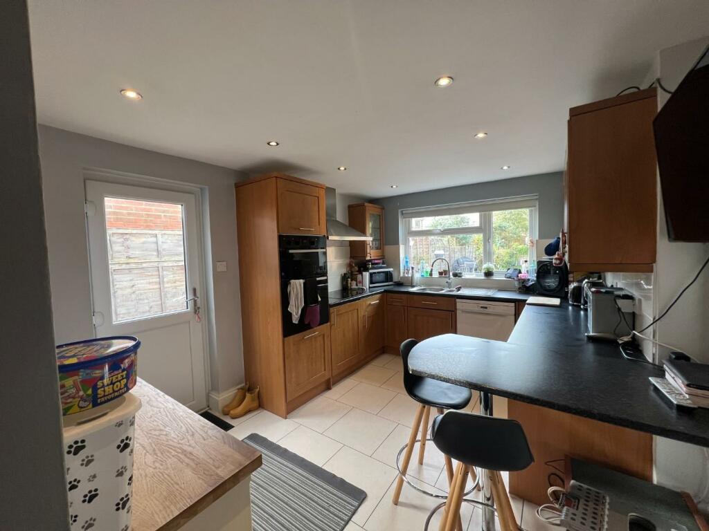 Kitchen.JPG
