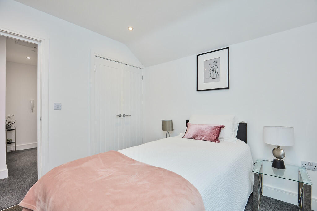 Edward Knight 202...