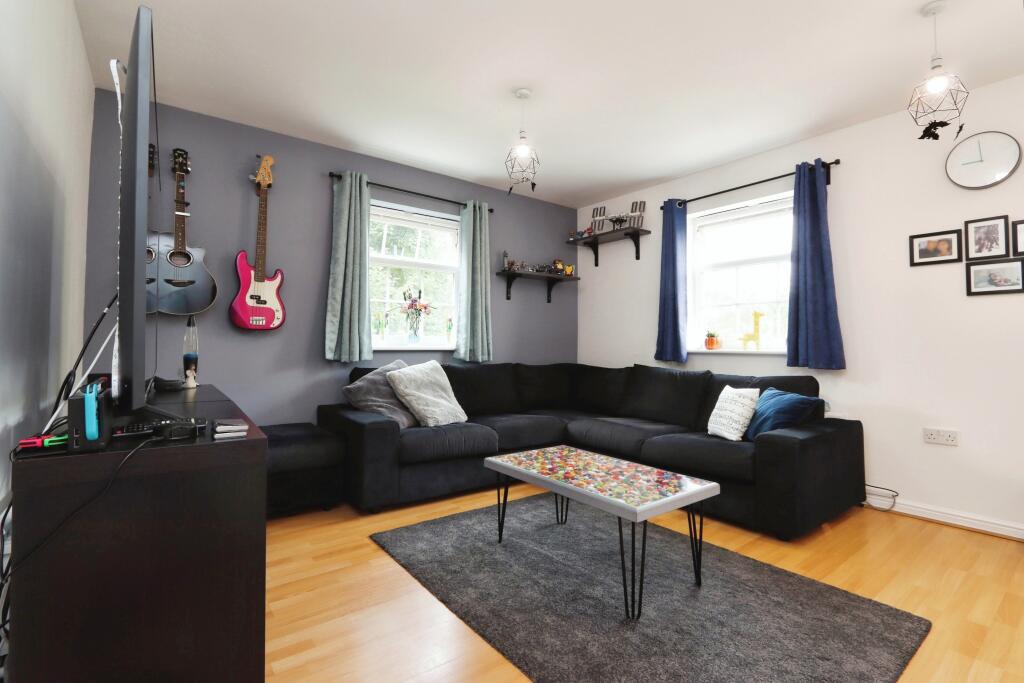 Lounge / Kitchen