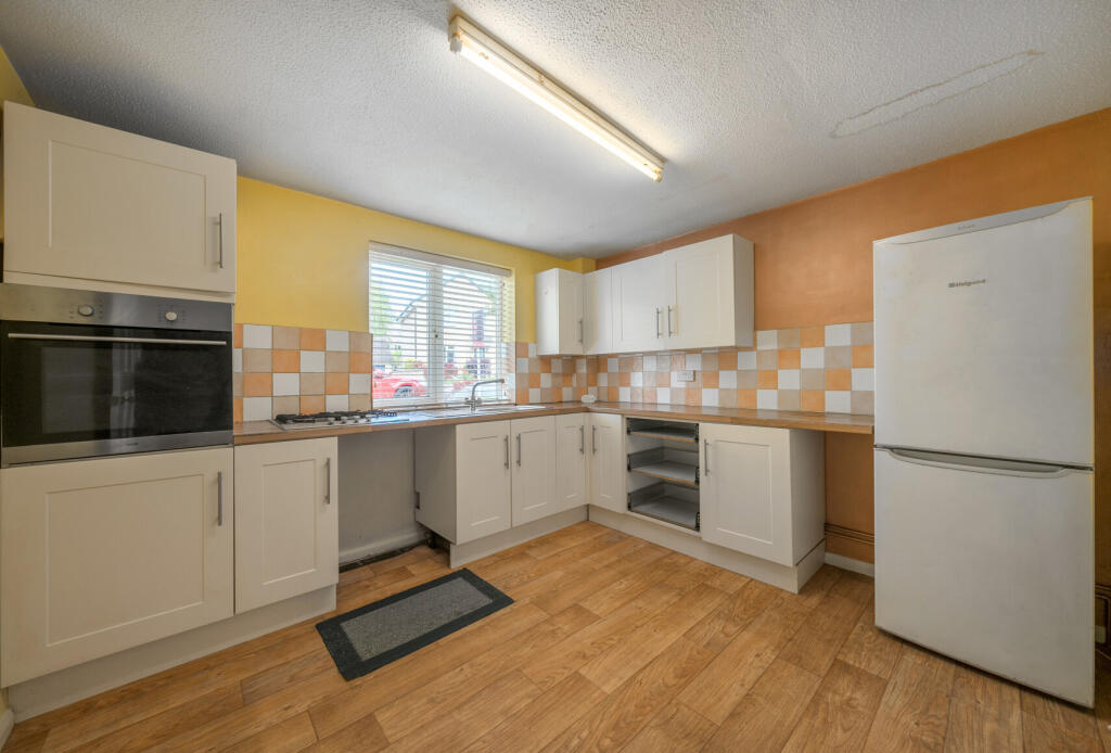 1305701-18-684067...