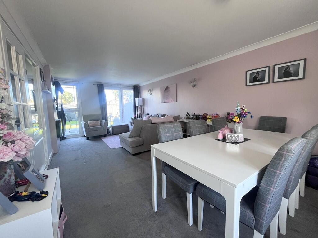 lounge 3