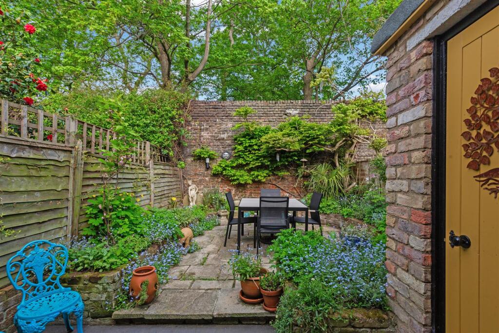 Sutherland Road, W4 - FOR SALE