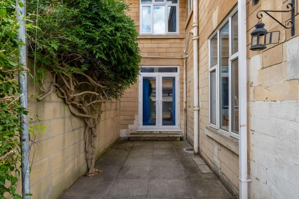 68 Combe Park -17.jpg