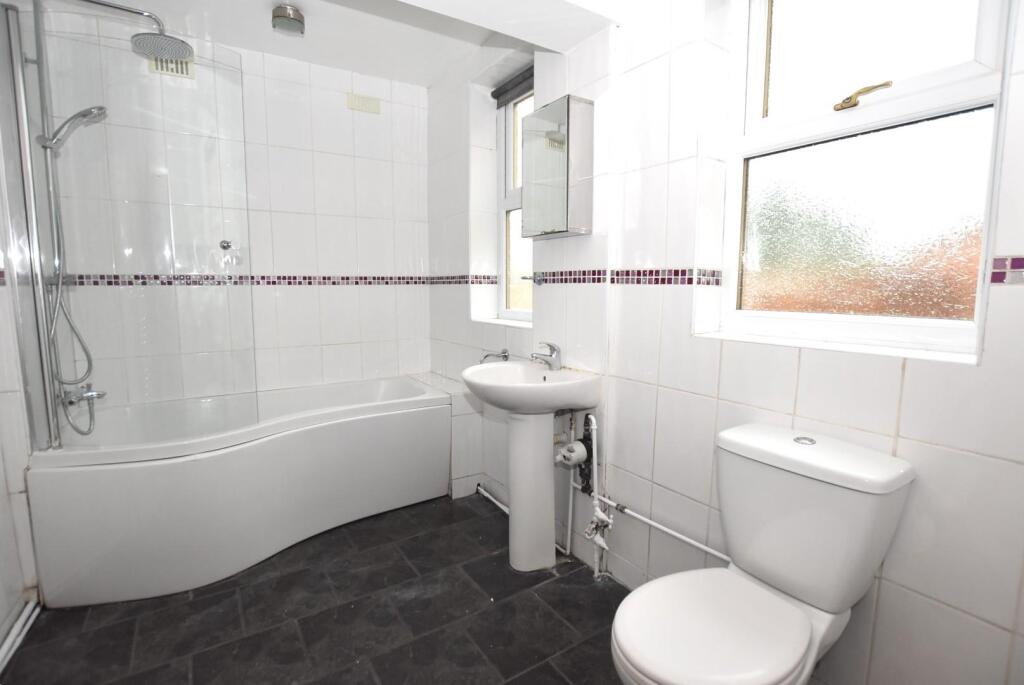 Bathroom 1.JPG