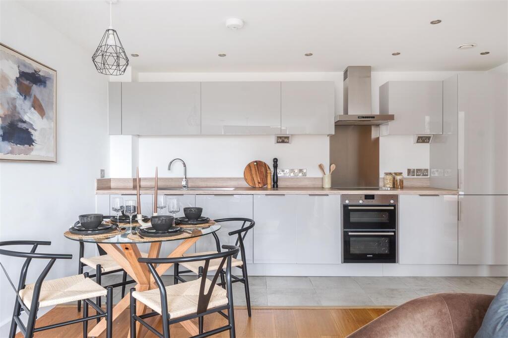 Kitchen/dining/sitting room