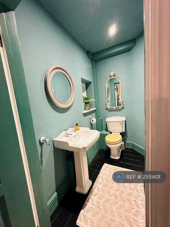 London Cottage Cloak