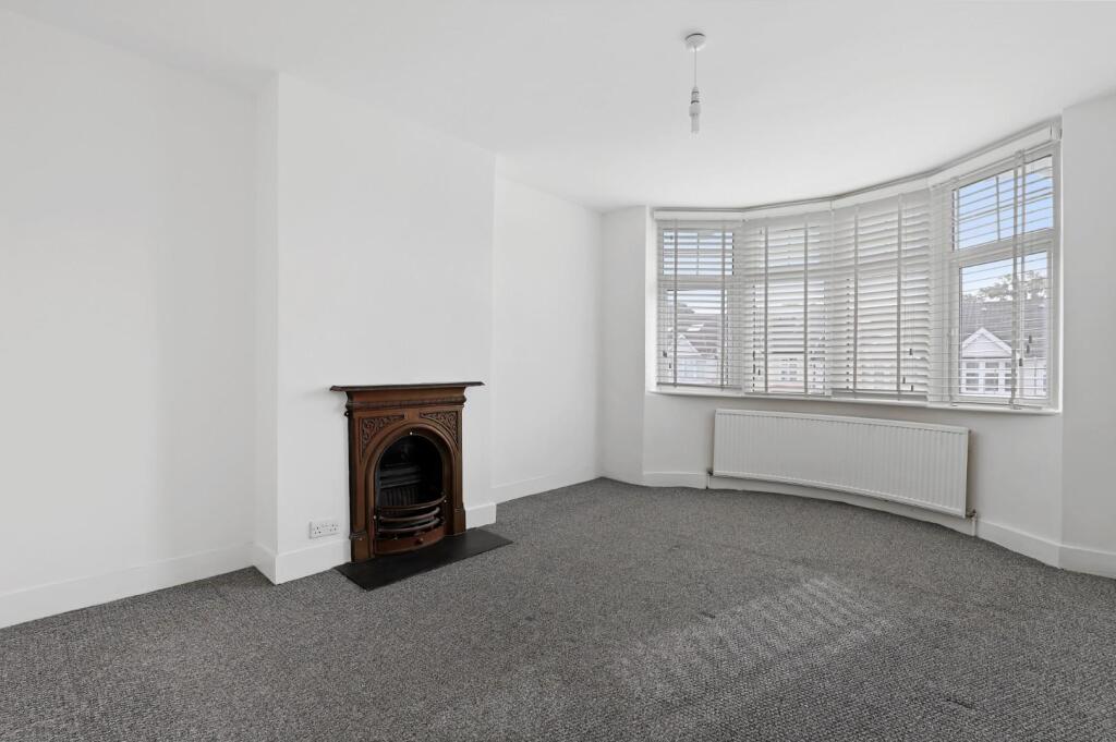 02-3452JHPropWpen - 33 Chesham Road - 24 (1).JPG