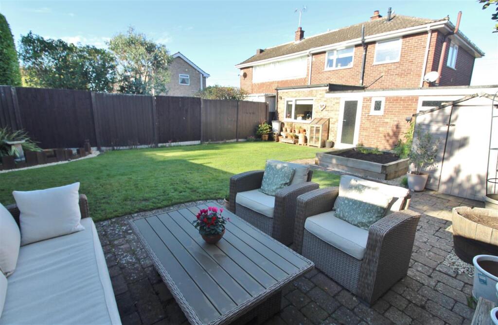REAR GARDEN -