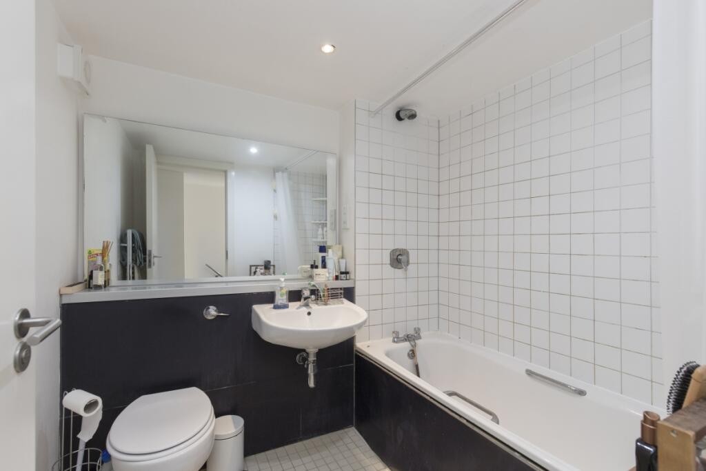 Red Square, 3 Pia...