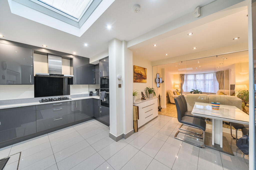 1388718-18-693c0f...