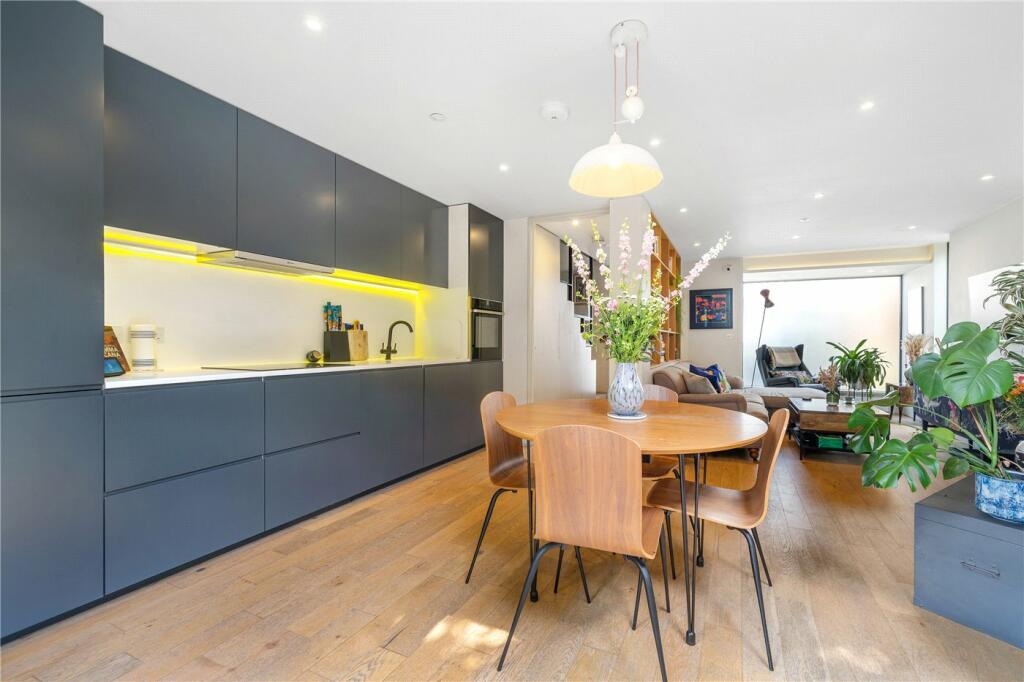 Kitchen/Reception P3