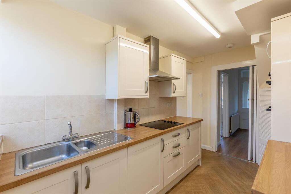 Highfield Grove, Horfield Kitchen 3.jpg