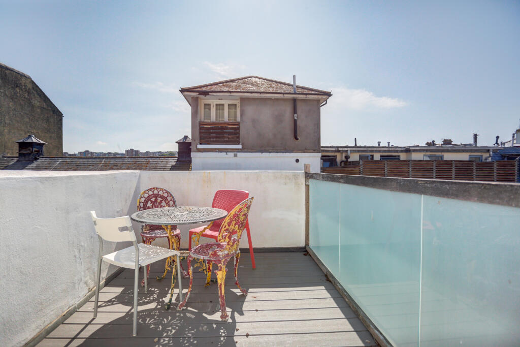 balcony