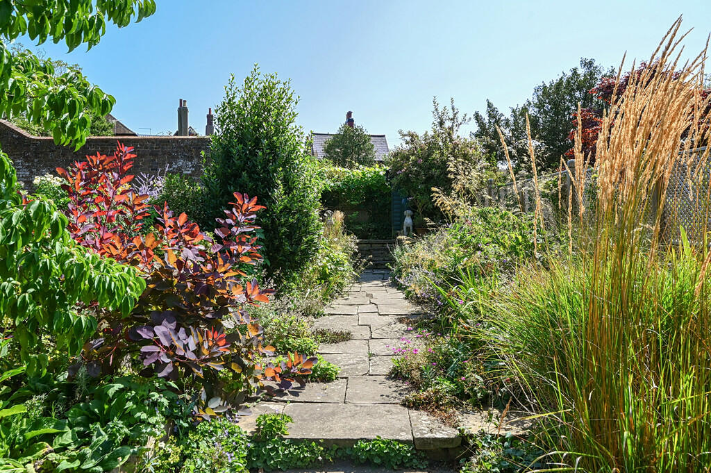 7 mermaid street ...